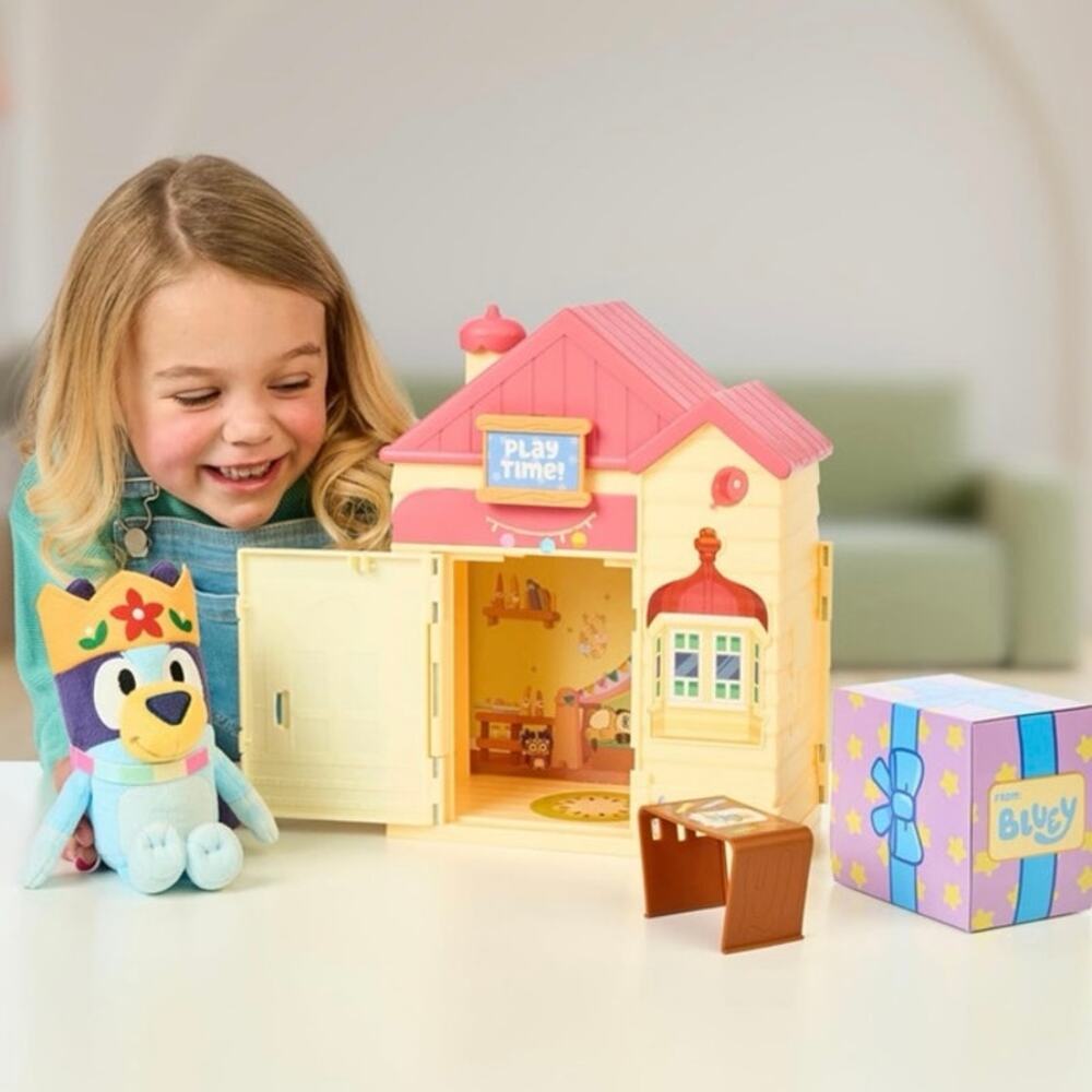 Bluey Play Date Plush Surprise House Set with Plush & Stickers Playset‎ NEW - Picture 4 of 15